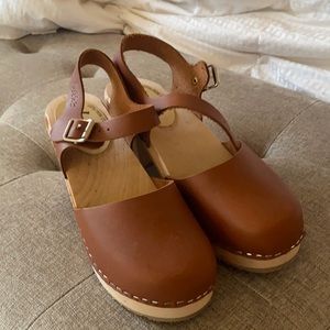 NEW Lotta’s Stockholm Cognac Clogs